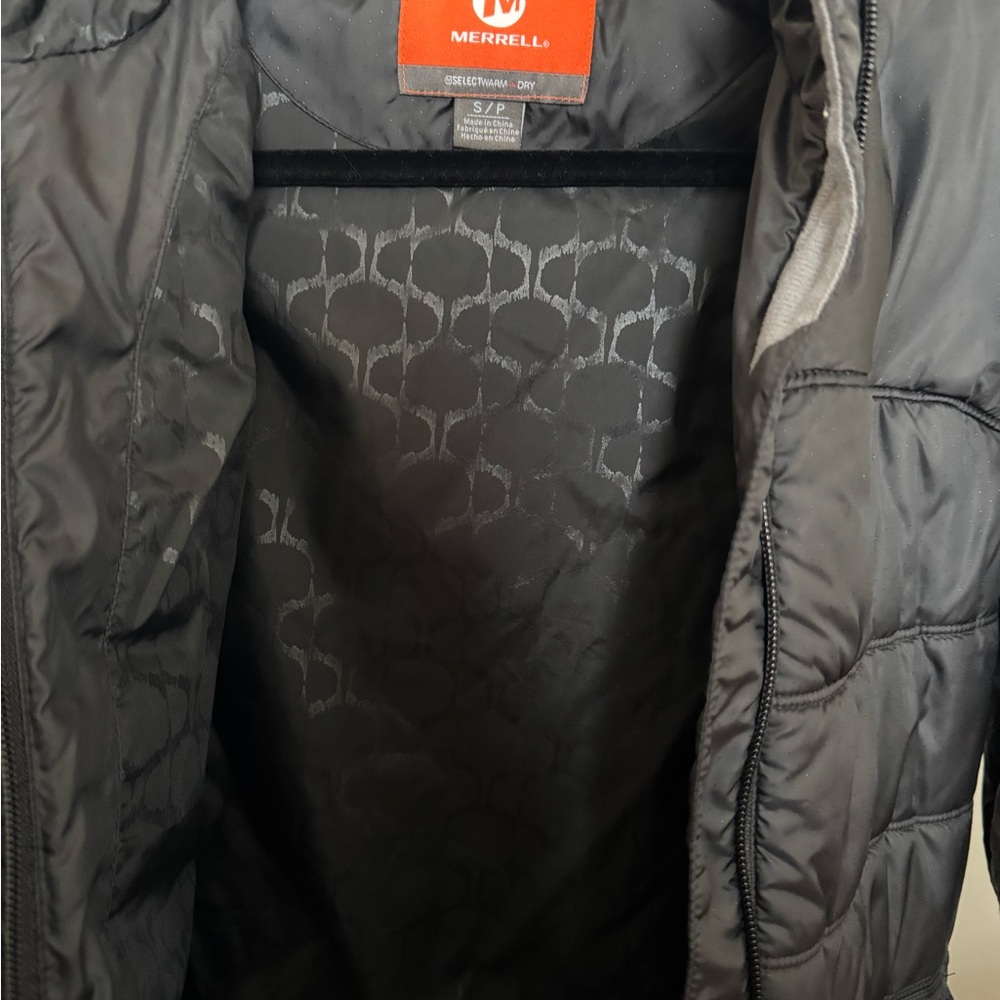 Merrell Women’s Black Primaloft Puffer Jacket - Picture 5 of 9